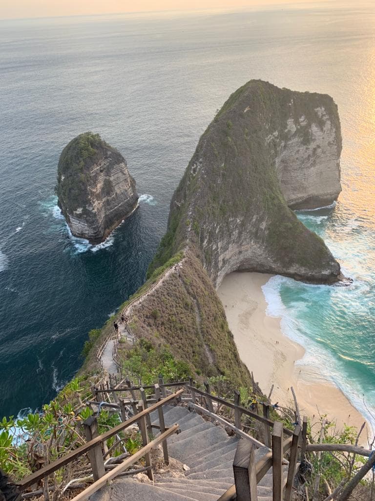 kelingking beach nusa penida